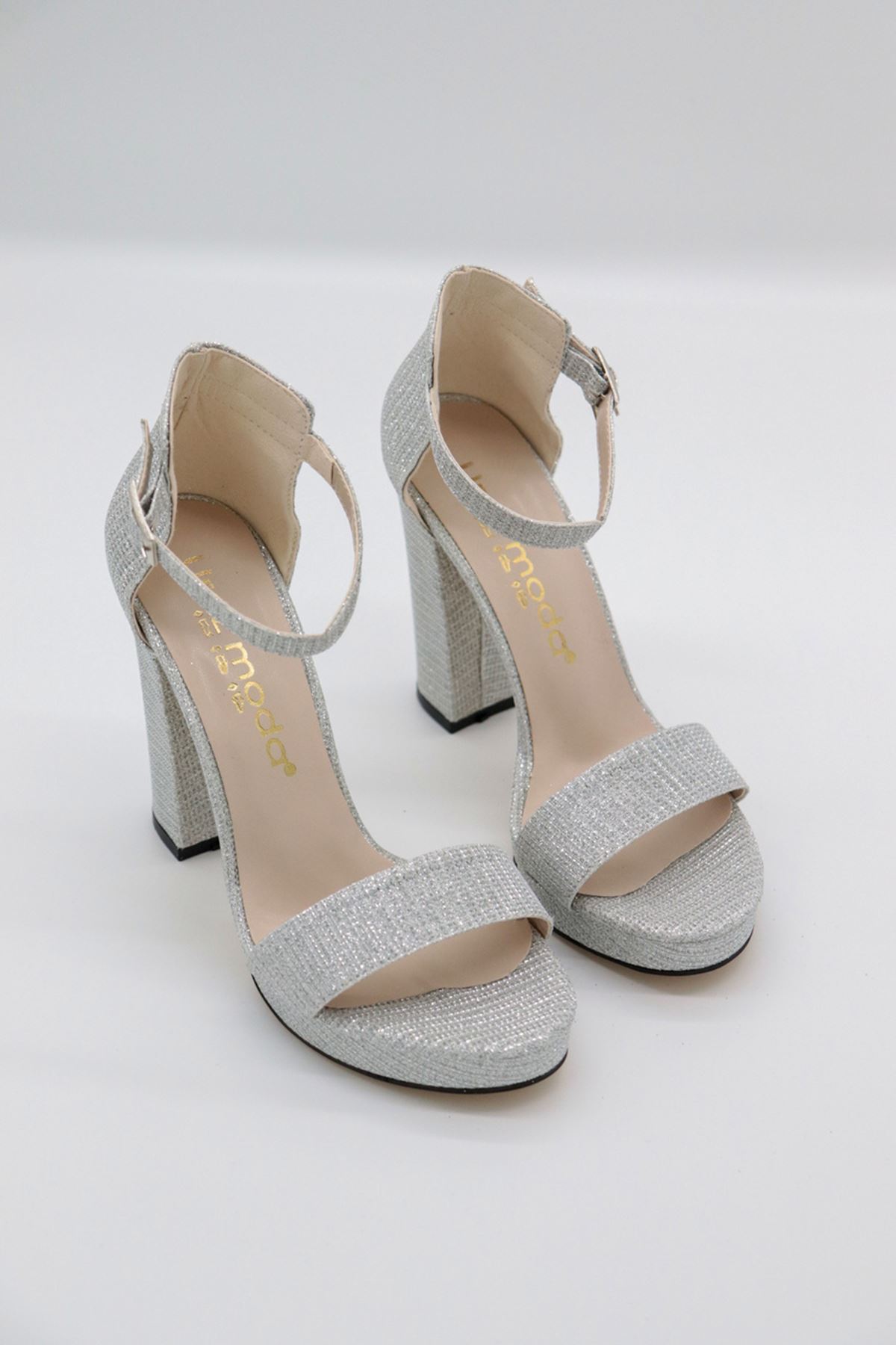 Trendayakkabı - Gümüş Sim Tek Bant Platform Kadın Ayakkabı 
