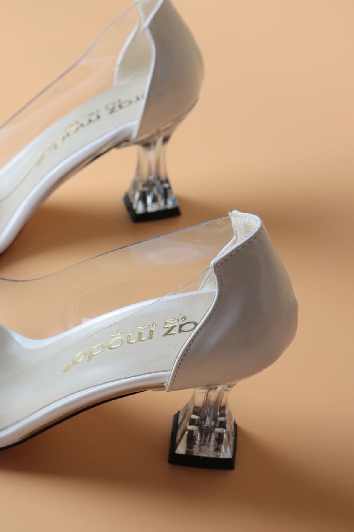 Trendayakkabı - Beyaz Şefaf Topuk Kadın Topuklu Ayakkabı 