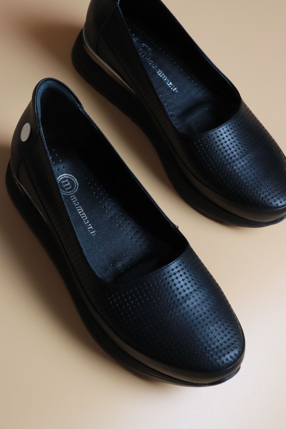 Mammamia - D22YA - 3095B - Siyah Hakiki Deri Kadın Dolgu Topuk Ayakkabı