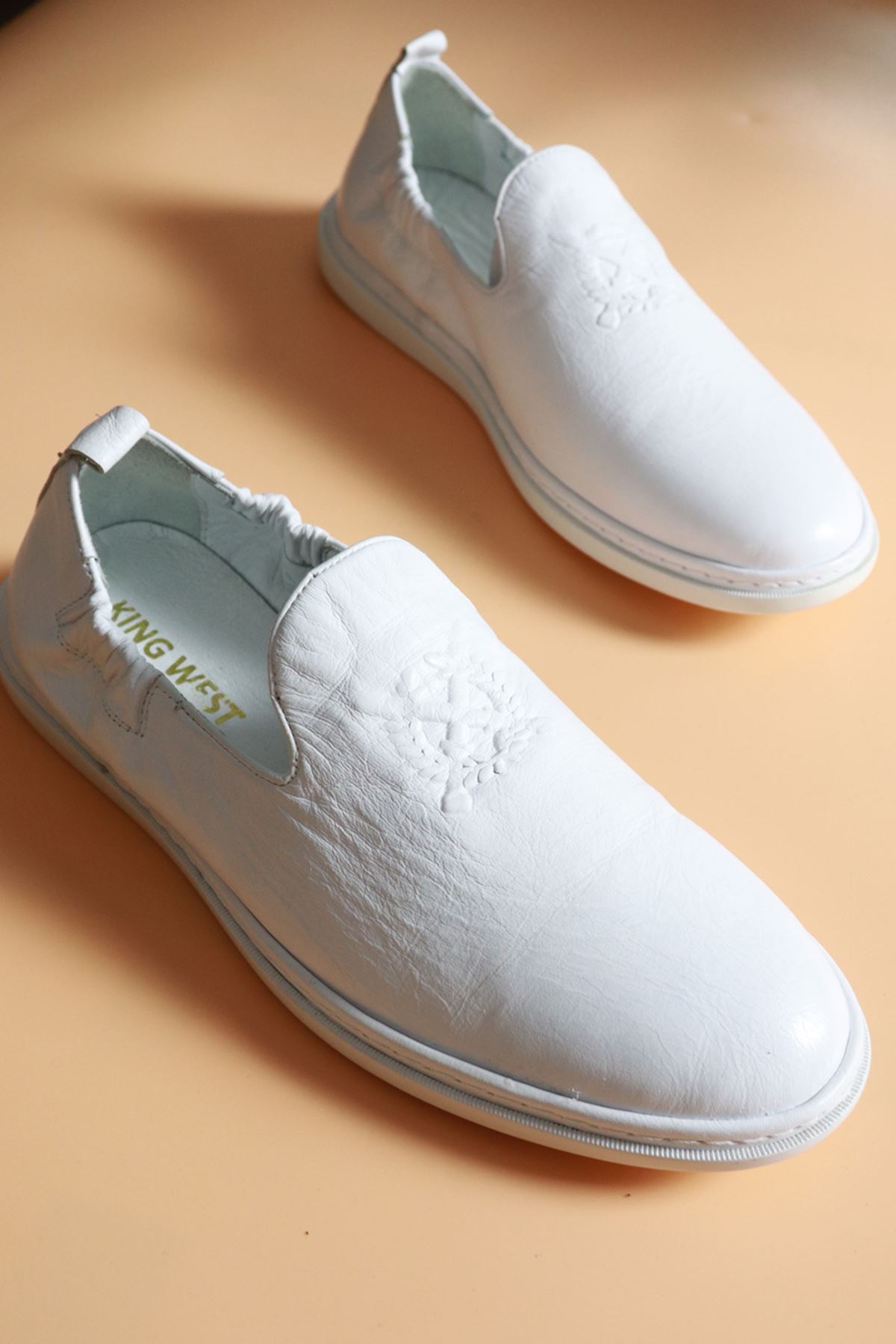 Trendayakkabı - Beyaz Arkası Lastikli Deri Erkek Ayakkabı 