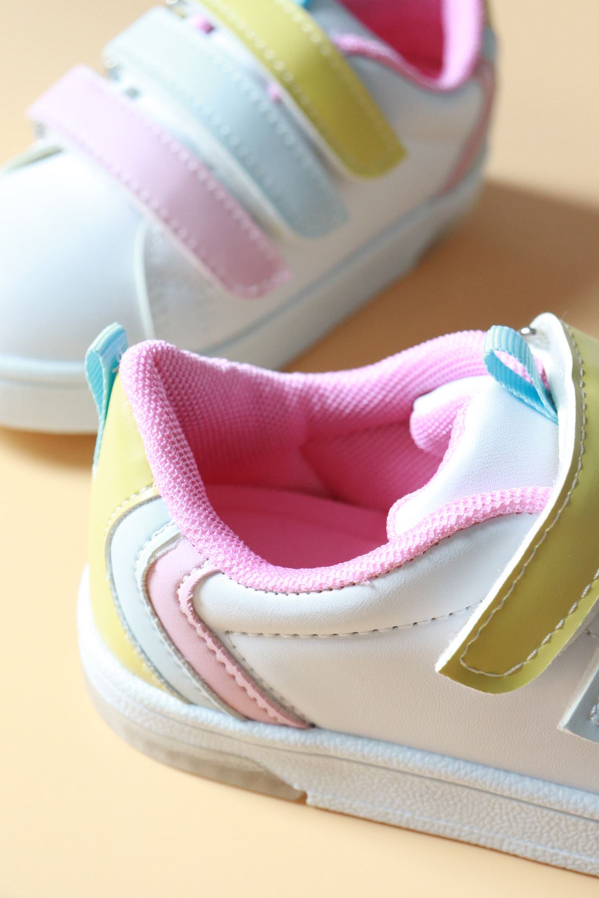 Trendayakkabı  -  Bebe Beyaz Pembe Işıklı çocuk Ayakkabı MAMİ 