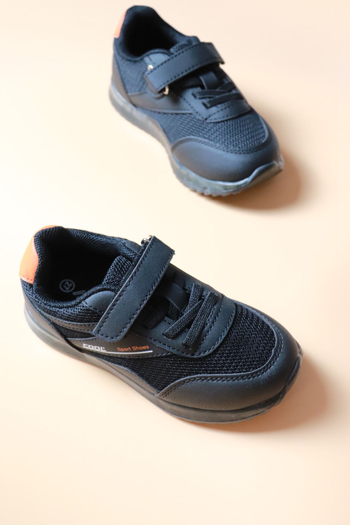 Trendayakkabı  -  Siyah çocuk Spor Ayakkabı İRON